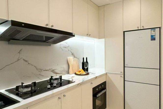 modern 2brs with nice garden floor heating near line 3,4,13 and Zhong shan park 16.8K