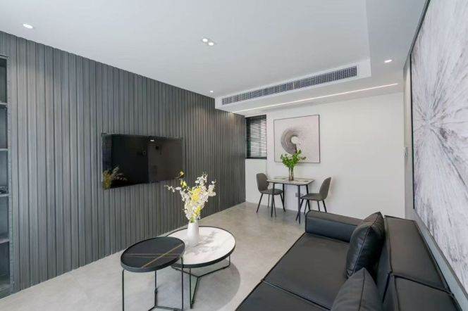 big 1 bedroom floor heating modern furniture near Lou shanguan line 2,15 only 12.5K