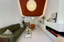 Beautiful whole house with lift Jing’an temple 43k