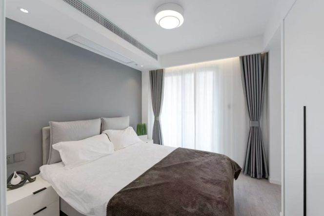 big 1 bedroom floor heating modern furniture near Lou shanguan line 2,15 only 12.5K