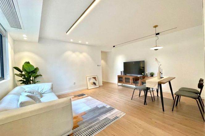 Jing’an morden & nice 2br in good condition with 12k