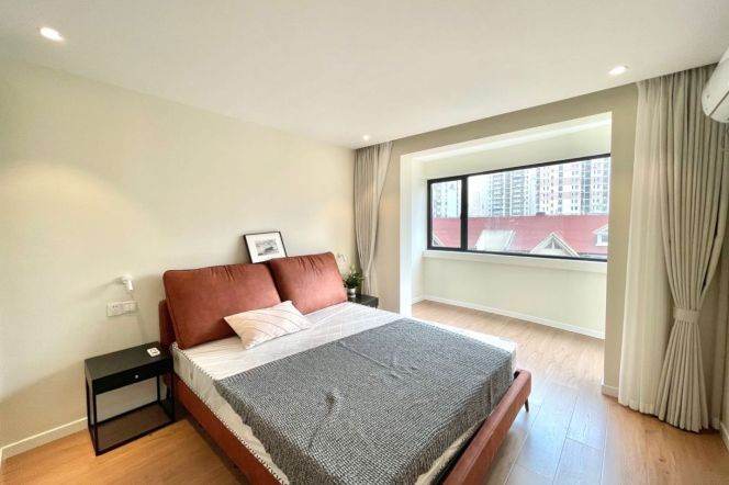 Jing’an morden & nice 2br in good condition with 12k