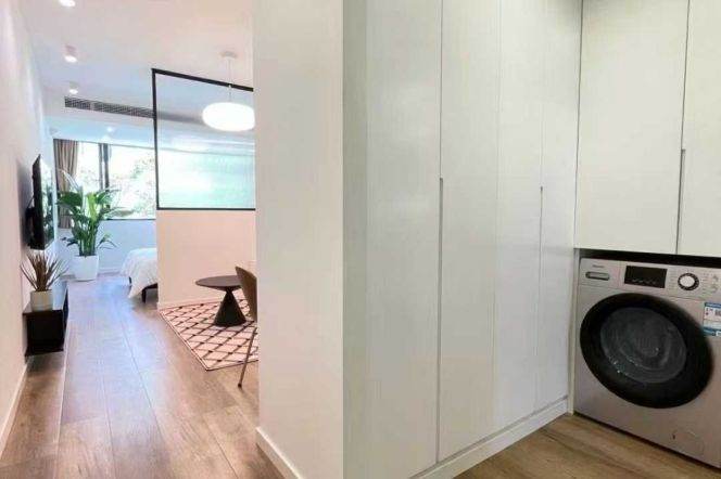 Renovated 1br old apt nr Jiaotong University  L10&11