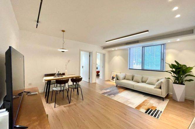 Elevator 2br/1bth apt@ Wuding rd