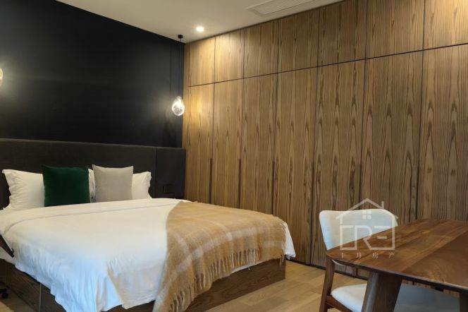 French window one bedroom service apt in Huangpu ,free for gym & Wifi