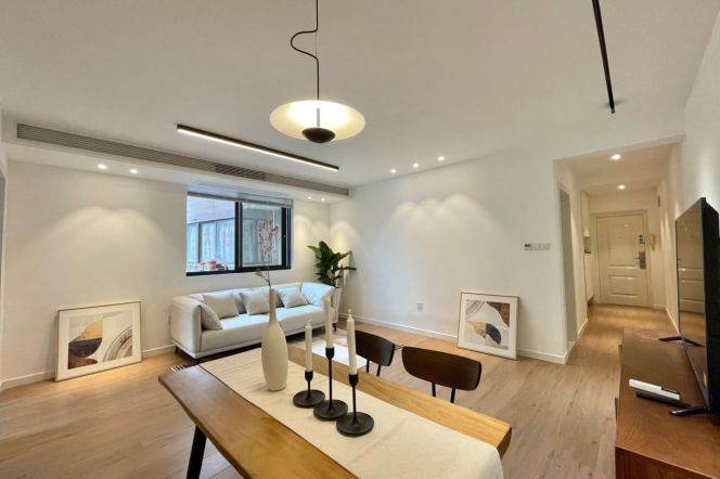 Elevator 2br/1bth apt@ Wuding rd