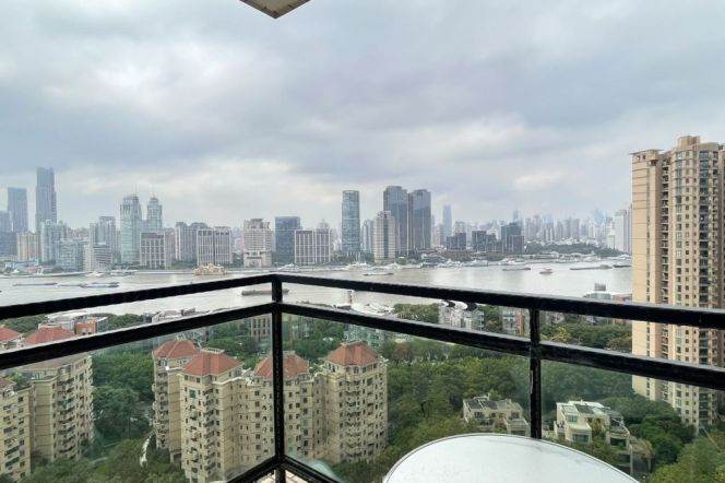 moder 3brs open balcony river view western kitchen beside Huang Pu river only 18.8K