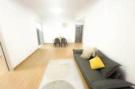 Spacious 2br+1balcony+1reading room in Putuo near shanghai railway station line 1,3,4
