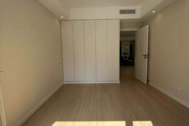 modern 2brs floor heating beside Su zhou river nice kitchen only 16K 