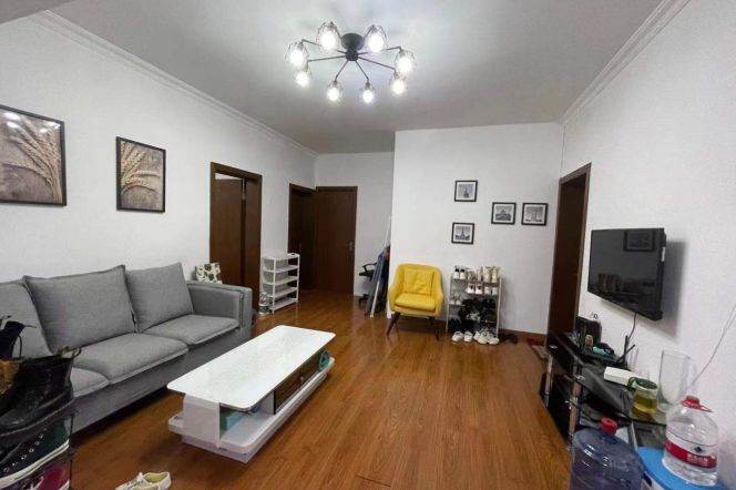 Shared apartment Nice Room in Laoximen 