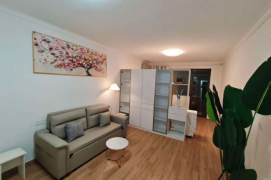 Nice 1br with garden near weining rd station line2 for long&short rent