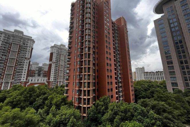 brand new modern 2brs floor heating modern furniture in Zhong shan park line 2,3,4