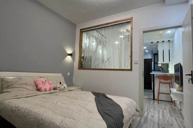 Nice 1BR  near jiaotong University   Sta M10/ 11/3F/5K