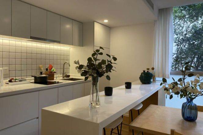 2BR 3Baths near line 1/9/11 Xujiahui and Jiao'tong Uni can long and short lease