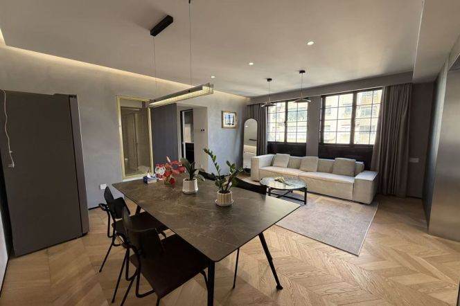 Jiaotong University elevator 2BR apartment