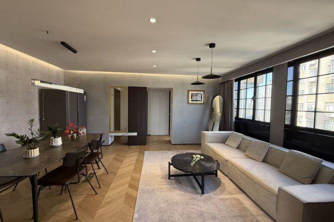 Jiaotong University elevator 2BR apartment