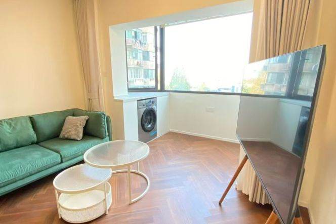 Lovely & quiet 1brs w elevator / near Hengshan rd 