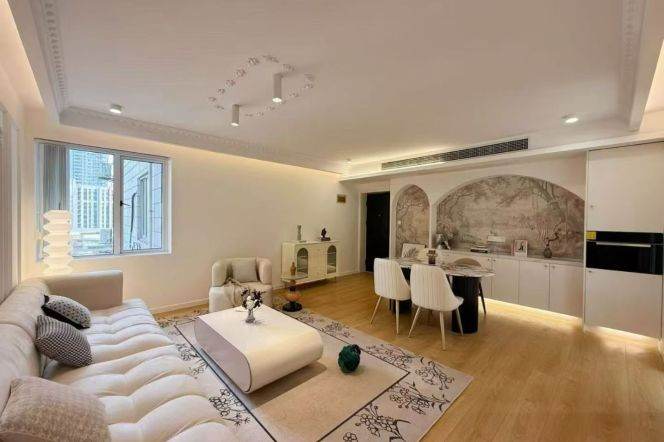 Beautiful Xintiandi 2Br apt,floor heating,lift