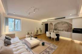 Beautiful Xintiandi 2Br apt,floor heating,lift