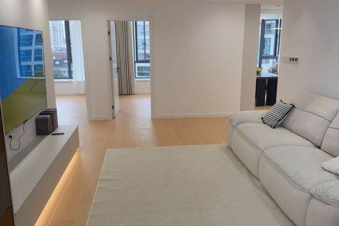 French Window 3bedrooms Apt +Heating+Dishwasher+central AC @ Longde Rd