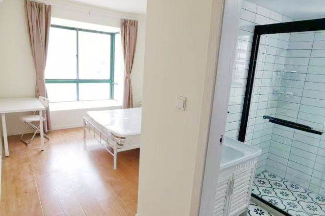 Nice master br at People Square area 