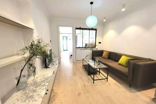 zhongshan park station one bedroom