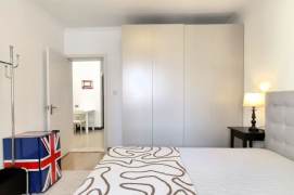 Two Bedroom Jing'an Xinzha Road Move-in Ready