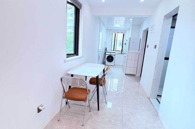 Spacious 1br 2lr/bright room/big living room,Zhongshan park@L2/3/4