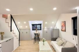 High ceiling 1Br/1Lr/1Bt apt nr Changshu rd,M1/7