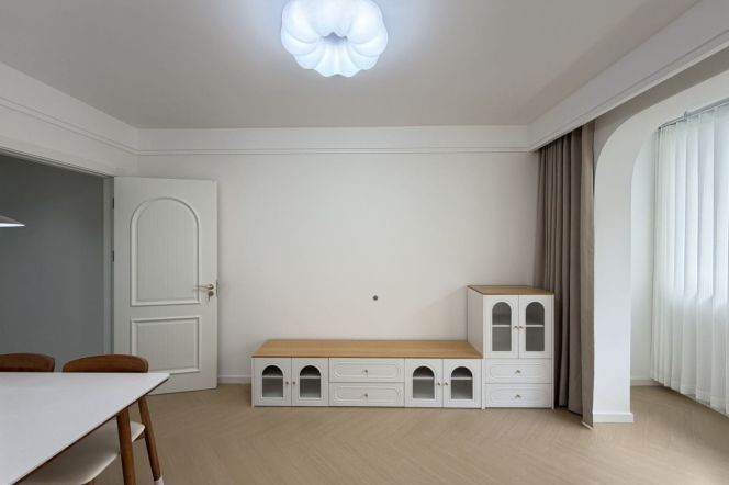 Zhongshan park 1BR 1LR@L2/3/4,central AC/big living room/Brand new