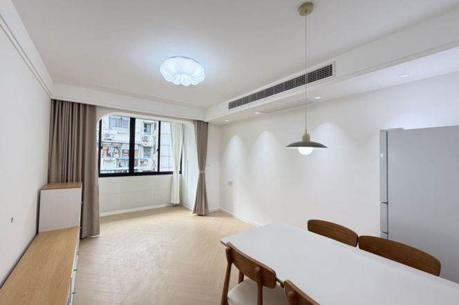 Zhongshan park 1BR 1LR@L2/3/4,central AC/big living room/Brand new