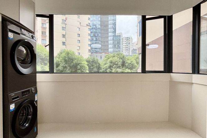 2Bdrs 1Bath Apt/Spacious&Modern&Bright /L3/4/11/14 Caoyang Rd/elevator