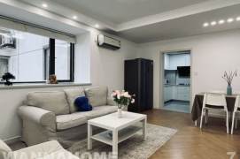 Short Distance To Caoyang MT/Fantastice View/Suzhou Creek/Large Storages/Cozy2br