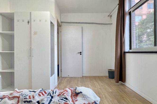 Jingan district,cozy room near West Nanjing rd,bright can do line/short term 