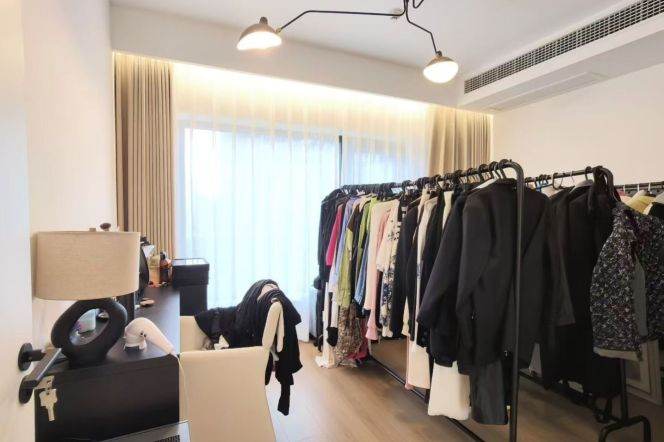 180sqm For 3br @ L1/12/13 with nice view