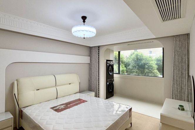 2Bdrs 1Bath Apt/Spacious&Modern&Bright /L3/4/11/14 Caoyang Rd/elevator