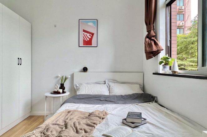 Jingan district,cozy room near West Nanjing rd,green and bright outside 