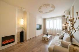 Jiangsu Rd or Wuding Rd Station Elevator 2Br Line2/11/14