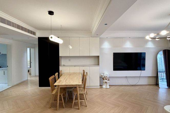 3Bdrs 2Baths /L3/4/11/13/14 Spacious&Modern&Bright  Caoyang /Longde Rd/open balconies