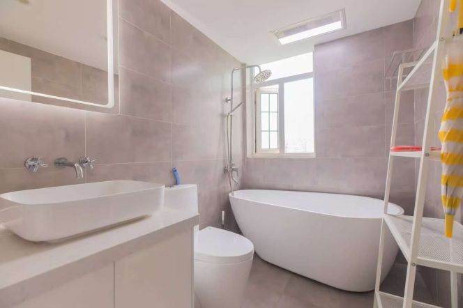 Super nice modern 4 br golden location 8 mins to Line 1/2/8 Peple Square 