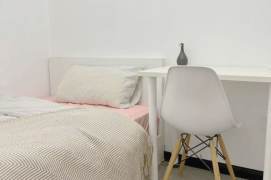 Jingan district,cheap room near Hanzhong rd,roommates friendly 