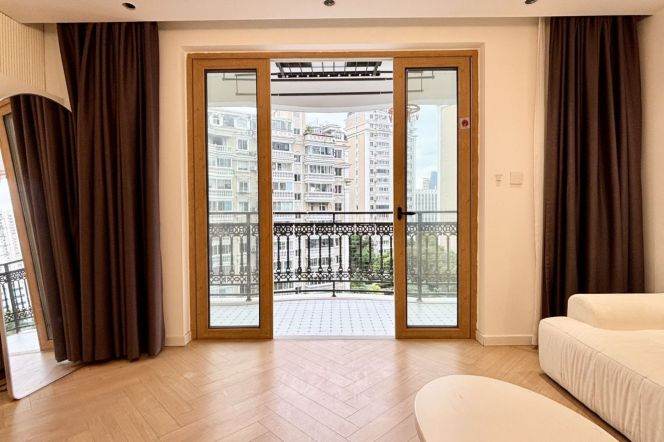 3Bdrs 2Baths /L3/4/11/13/14 Spacious&Modern&Bright  Caoyang /Longde Rd/open balconies