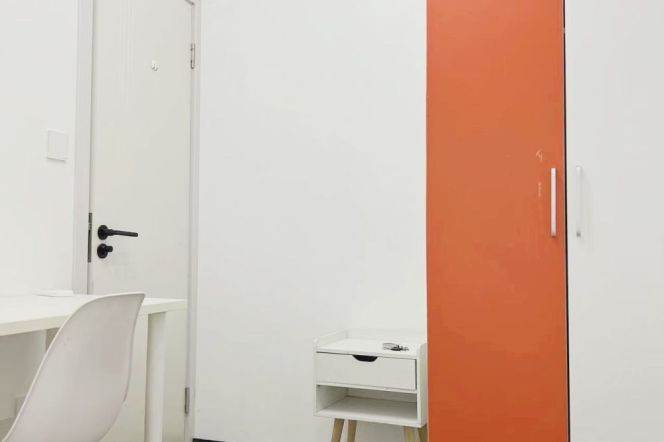 Jingan district,cheap room near Hanzhong rd,roommates friendly 