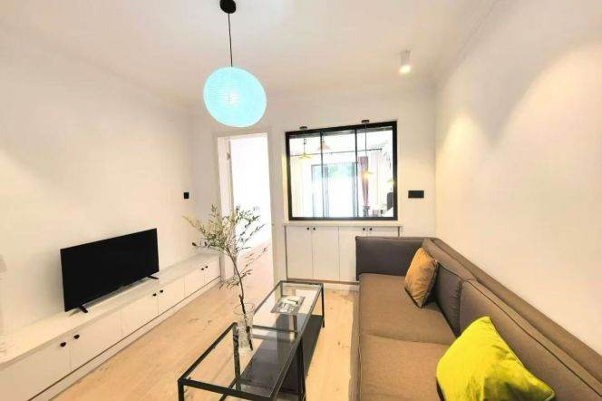 zhongshan park station one bedroom