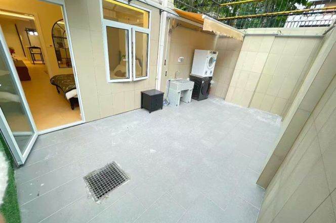 Jiaotong University 1BR with garden 
