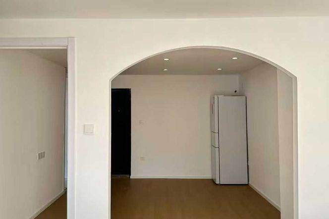 Nice one br with open balcony in IAPM area