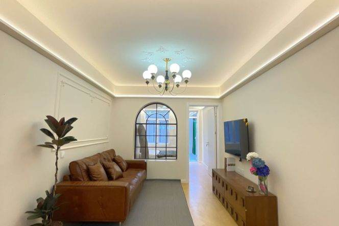 Hongqiao Rd or Jiaotong University Station 1Br with Yard Line3/4/10/11