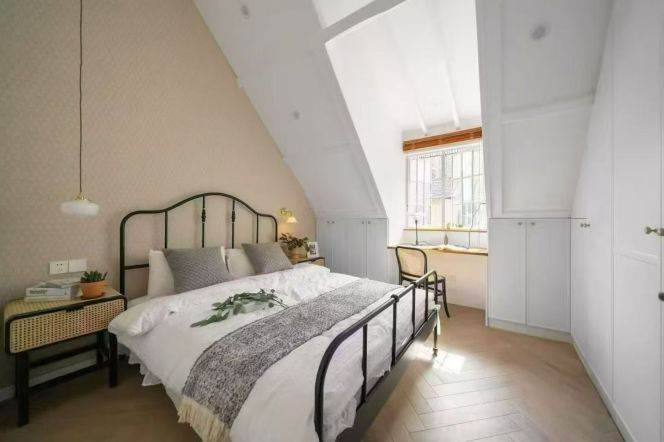 Typical Lane with Nice Terrace @ L10/11 Jiaotong university