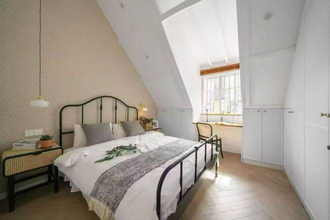 Jiaotong University 1BR with terrace