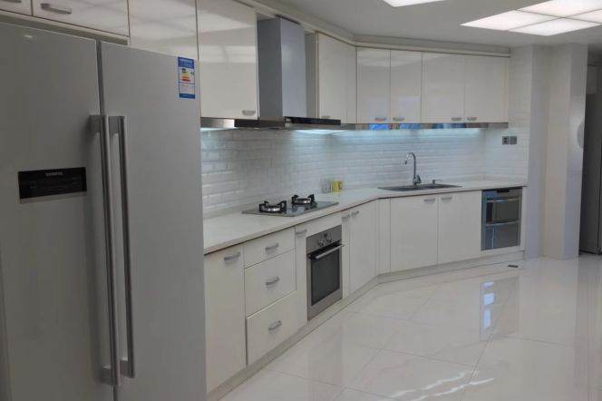 modern huge 4brs floor heating big open balcony nice view IFC Huang pu river line 2,9,14